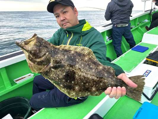 取り込まれたのは食べ頃サイズのヒラメ！ &copy;釣りビジョン
