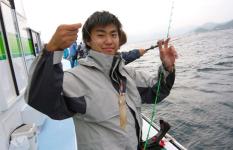 千葉県内房、勝山沖のマルイカ大人気！