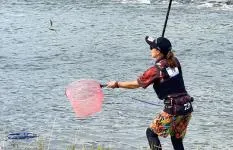 【撃沈！？お立ち台！？】アユ釣り大好きな女性が、大会に連戦してみた