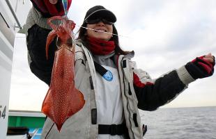 相模湾・秋谷沖でマルイカに初挑戦！