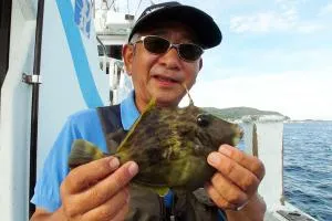 最高のロケーションで楽しめる！東京湾口・洲崎沖のカワハギ