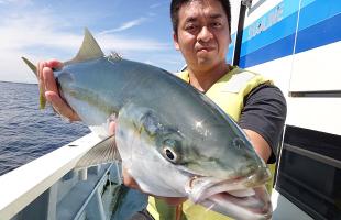 秋の“本命”！神奈川県・久里浜沖の“マダイ五目”釣りを満喫！！