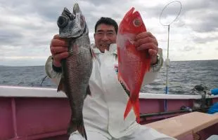 伊豆“新島合わせ”で超高級魚“地キンメ”＆クロムツを狙う！