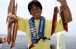 神奈川県・小田原南沖でスルメイカ爆釣！大フィーバー！