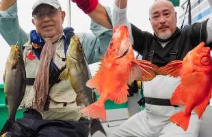 千葉県・大原沖のナイスデュオ、イサキ＆根魚リレーで大爆釣!!