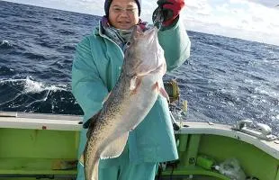 新春を飾る紅白の獲物！千葉県・銚子沖マダラ＆メヌケ釣り