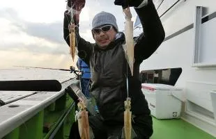 千葉県・勝山港から出船、春の潮に乗って「ヤリイカ」が爆釣！