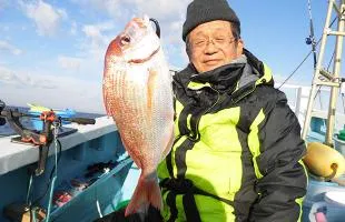 “初釣り”は千葉県・片貝沖のハナダイ五目で恵比寿顔！