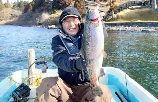 神奈川県・芦ノ湖「特別解禁釣大会」！大物のチャンスはまだある！