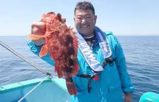 お待たせ！　洲崎沖で“特大カサゴ祭り”開宴