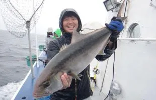 「泳がせ釣り」で狙う！南伊豆沖・銭洲の大型カンパチ