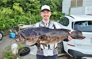 《静岡県・下田市須崎》ジャンボイサキ狙いで釣れたまさかの【超高級魚】！？