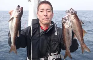 和歌山県・白浜沖の深海釣り。狙うはキンメ、アコウ！