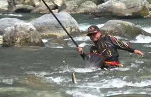 徳島県の〝暴れ川〟吉野川で大アユ30連発を狙う！？