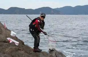 五島列島の磯で良型グレ連発なるか！？ 古川恵一郎が挑む“全層”攻略の流儀