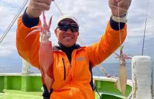 【マルイカ好調！】良型マルイカ主体で数も伸びる！神奈川県・葉山あぶずり港『たいぞう丸』