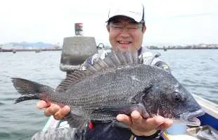 静岡県・清水港で“チヌ”のカカリ釣り競技ノウハウを指南！