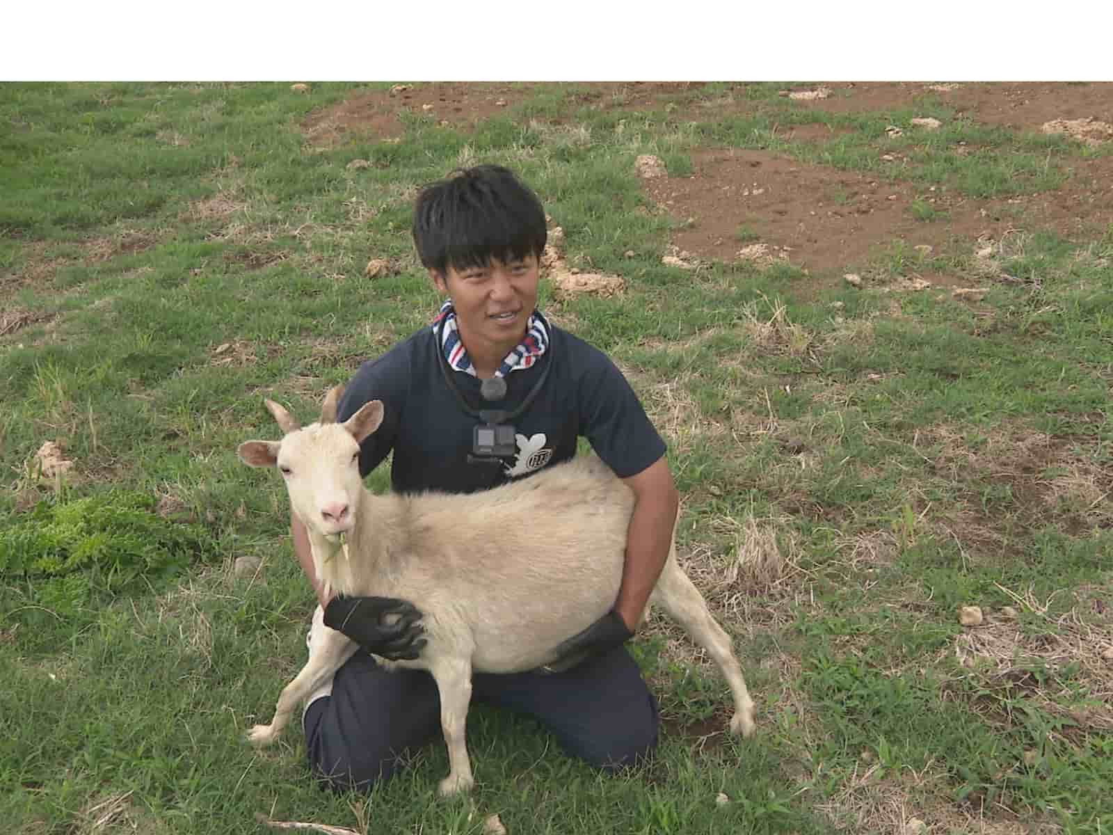 悪石島に生息する野生のヤギを獲り、生計の一部にしているという〝ヤギハンター〟穴澤のヤギ狩りにも注目！&copy;釣りビジョン