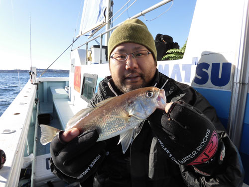 仲間で楽しむなら東京湾 金沢八景沖のイシモチ釣り 釣りビジョン マガジン 釣りビジョン