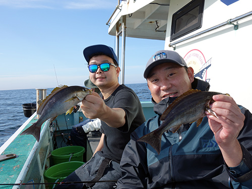 仲間同士で“本命”をゲット