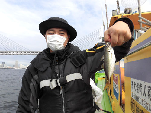 初のアジ釣りで“本命”ゲット