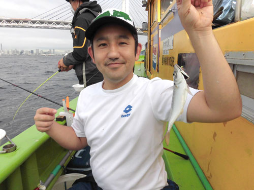 グループでワイワイやる釣りはやはり楽しい。