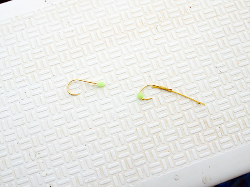 餌の大きさに合わせて針の間隔が調整できる物を使用した
