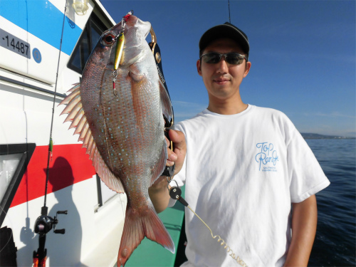 ルアーで釣れたマダイ!
