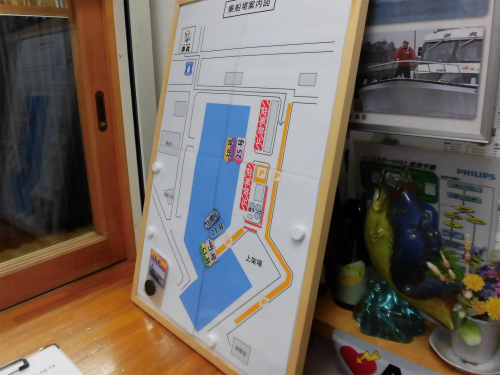 宿から港に移動。地図があるので参考に