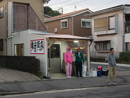分かり易い看板が出ているので暗い時でも安心
