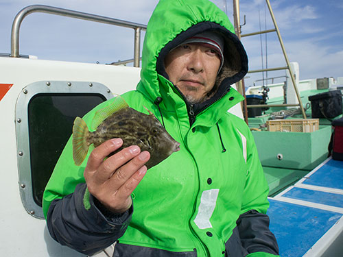 広範囲にキャストして探る釣り方で数を伸ばす