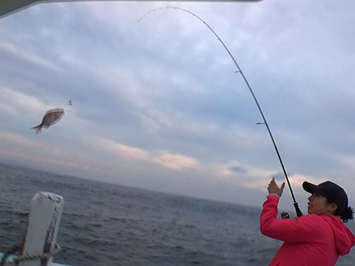 「やった!釣れた!」