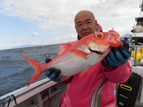 最後の流しで釣れたキンメ