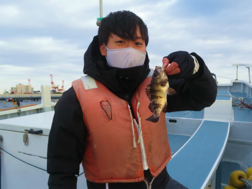 初挑戦で次々にメバルを上げた
