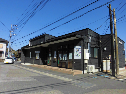 勝浦漁協川津支所の裏が港