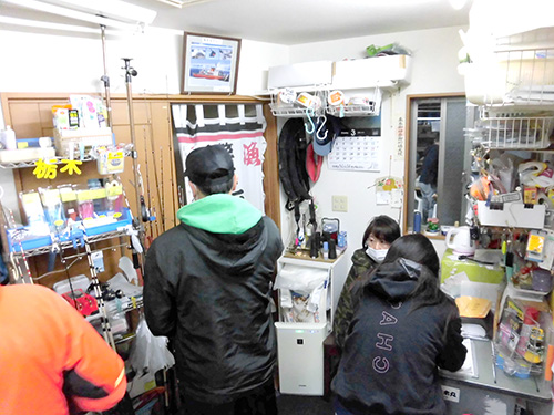 支払いと名簿記入