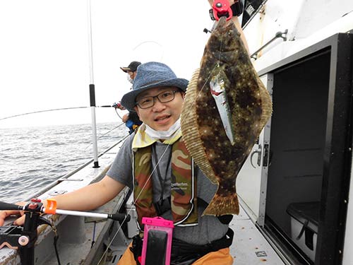「初ヒラメ釣りです!うれしい!」