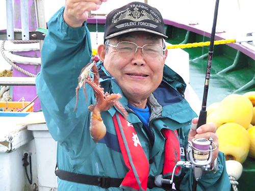 珍客のタコも釣れた