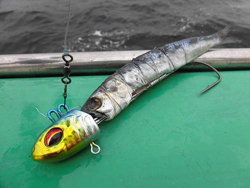 ハリにオモリを鋳込んだタチウオテンヤ