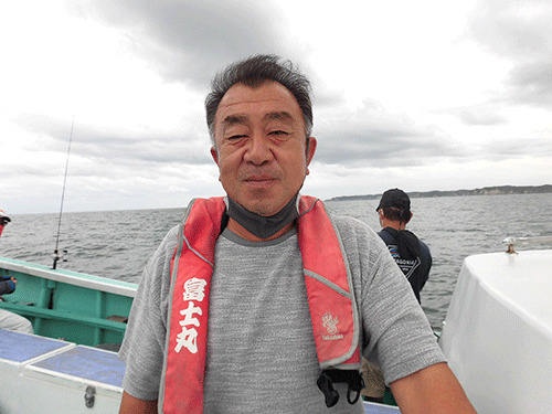 寡黙で親切な坂下隆一船長