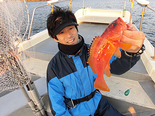 右舷側ミヨシ(船首)でも釣れた!