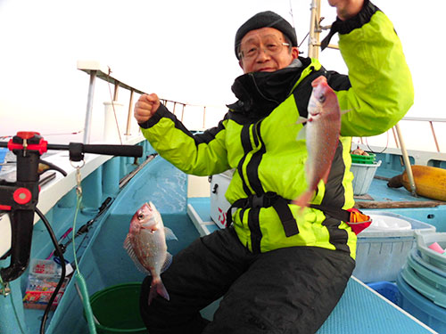 魚信から少し待つと一荷(2点掛け)で