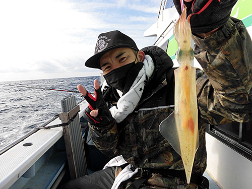 「初イカ釣り初ヤリイカです!」