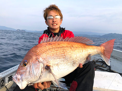 綺麗なマダイばかりがヒット