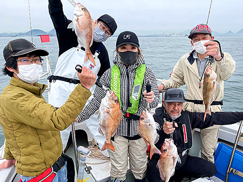 “釣船記録”更新の5人同時ヒット!