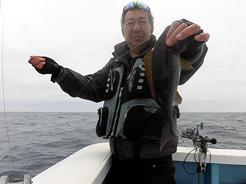 終了間際にも良型のイサキが活発化!
