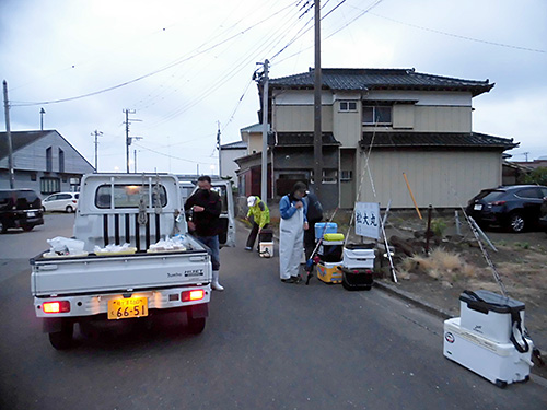 荷物は船長が船着場まで運んでくれる