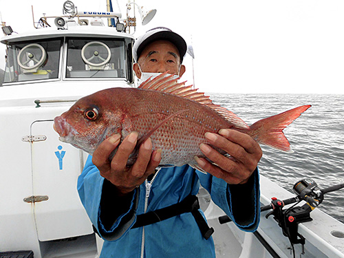 根気の釣りで遂に“真打ち”登場!