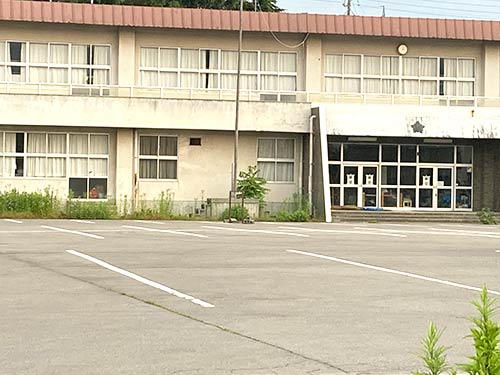 車を停めた小学校跡地