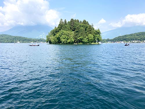 結局一日中、弁天島の東側に陣取った